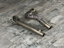 Laden Sie das Bild in den Galerie-Viewer, VW Golf 8 MK8 GTI / Clubsport Downpipe Catless RP