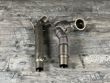 Laden Sie das Bild in den Galerie-Viewer, VW Golf 8 MK8 GTI / Clubsport Downpipe Catless RP