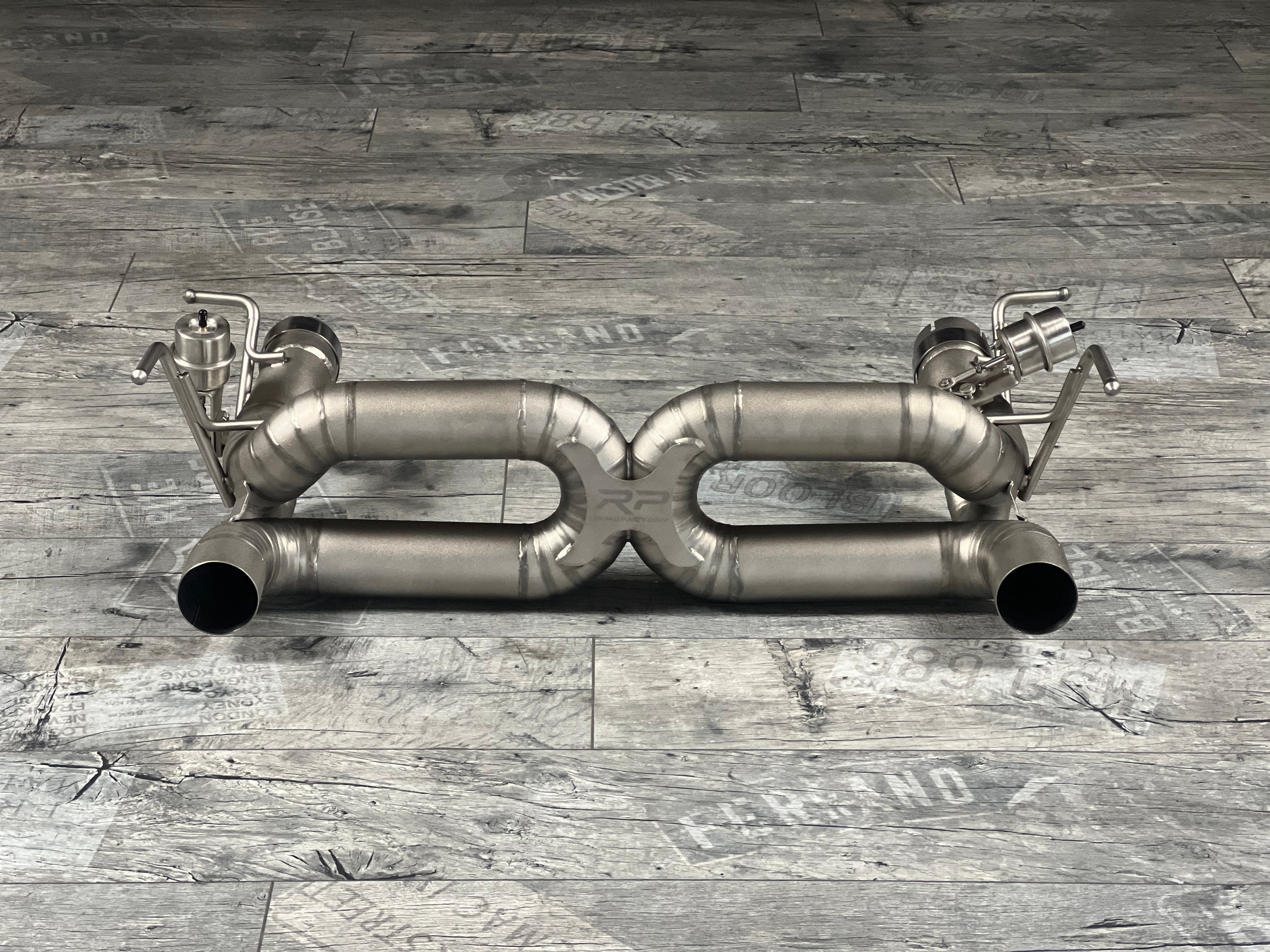 Ferrari 488 GTB Klappenauspuff X-Pipe Detailansicht RP