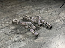 Laden Sie das Bild in den Galerie-Viewer, Lamborghini Revuelto 6.5L V12 Downpipe Catless RP