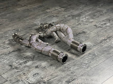 Laden Sie das Bild in den Galerie-Viewer, Lamborghini Revuelto 6.5L V12 Downpipe Catless RP