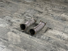 Laden Sie das Bild in den Galerie-Viewer, BMW M5 G90 G99 Touring S68 Downpipe 2024- Secondary Pipes Sekundär Katalysatoren