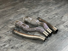 Laden Sie das Bild in den Galerie-Viewer, Ferrari Berlinetta F12 V12 6.3 Downpipe RP Catless