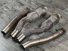 Laden Sie das Bild in den Galerie-Viewer, Ferrari Berlinetta F12 V12 6.3 Downpipe RP Catless