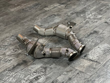 Laden Sie das Bild in den Galerie-Viewer, Ferrari F8 Tributo/ Spider Downpipe Catless RP