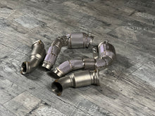 Laden Sie das Bild in den Galerie-Viewer, BMW F90 M5 Competition/ CS / F9X M8 LCI Downpipe 11/2020- Catless RP