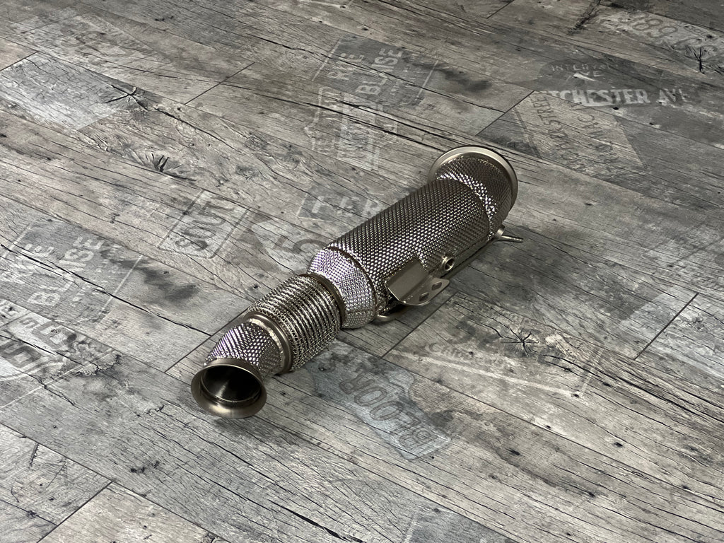 BMW M140i / 340i / 440i / 540i / 640i / 740i/ X3/ X4 Downpipe 200 Zellen Kat RP