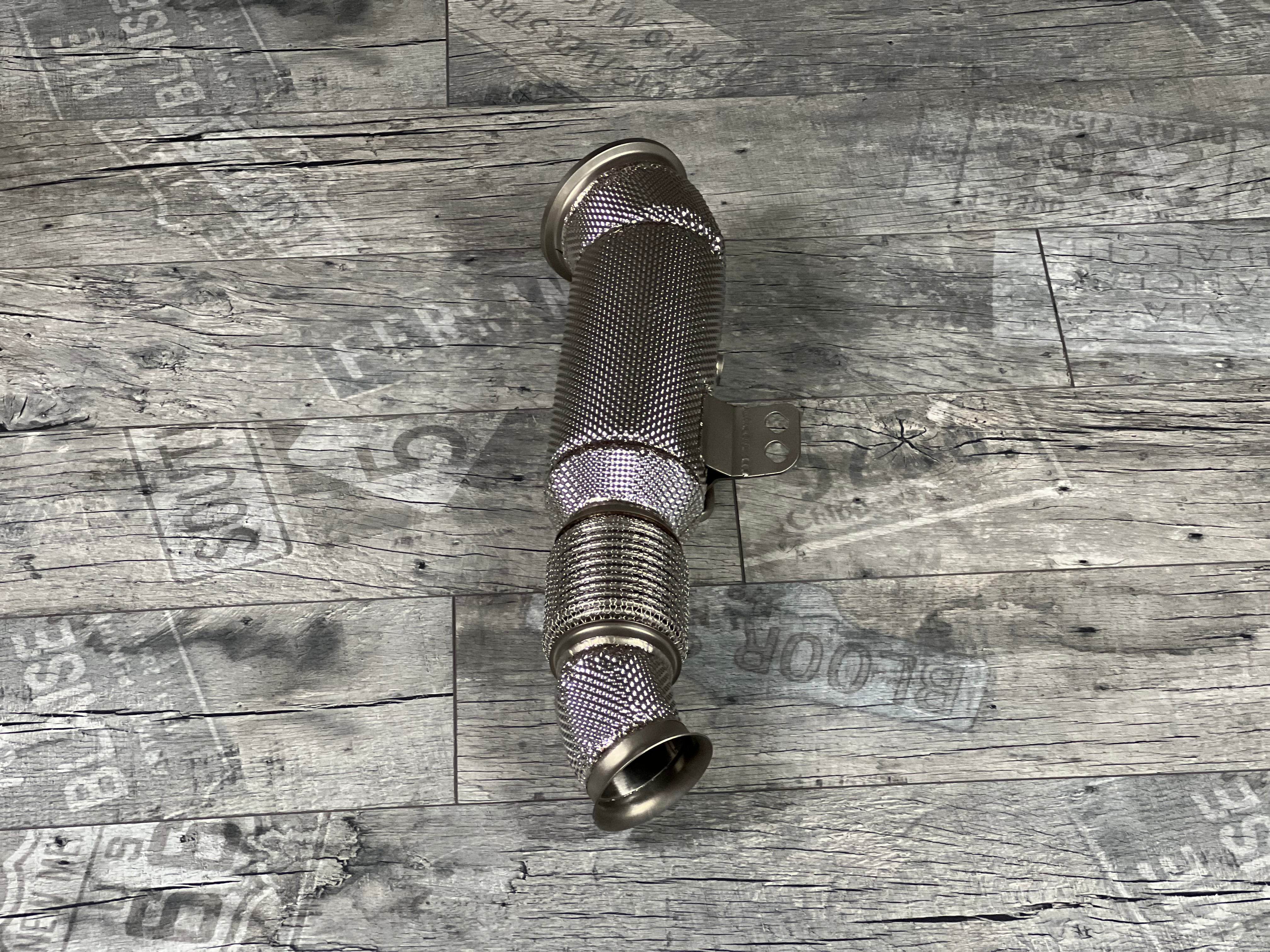 BMW M140i / 340i / 440i / 540i / 640i / 740i/ X3/ X4 Downpipe 200 Zellen Kat RP