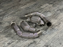 Laden Sie das Bild in den Galerie-Viewer, BMW F90 M5 F91 / F92 / F93 M8 Downpipe S63M -10/2020 Catless RP