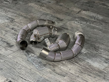 Laden Sie das Bild in den Galerie-Viewer, BMW F90 M5 F91 / F92 / F93 M8 Downpipe S63M -10/2020 Catless RP