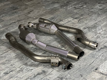 Laden Sie das Bild in den Galerie-Viewer, Mercedes AMG E63 / E63S 5.5T Downpipe Catless RP