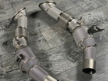 Laden Sie das Bild in den Galerie-Viewer, Ferrari SF90 Stradale / Spider / XX Downpipe RP Catless
